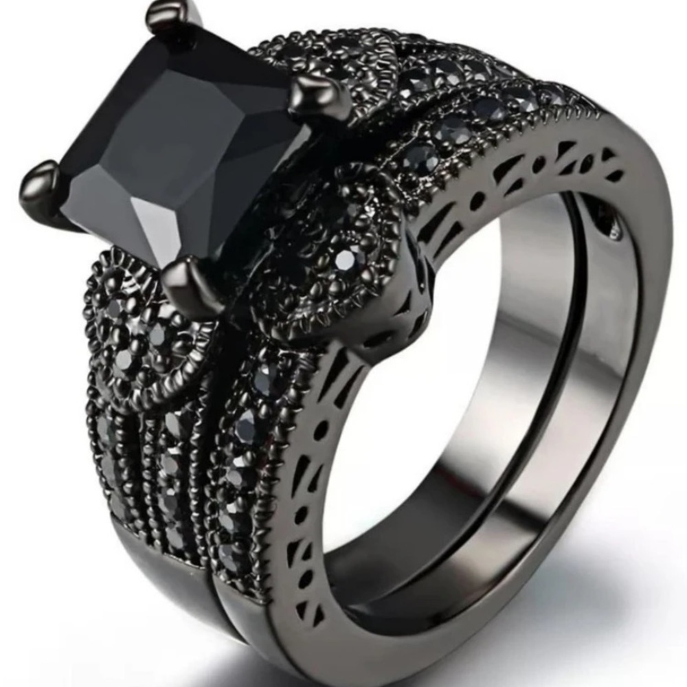 2 pcs of‎ cubic zirconia